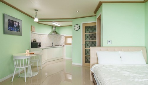 Basic Room, 1 Bedroom (B2)