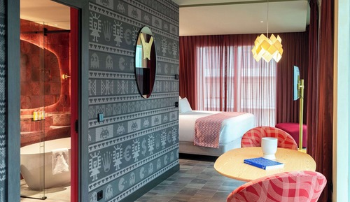 Suite (nhow)