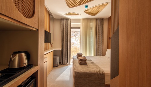 Standard Room, Balcony, Courtyard View