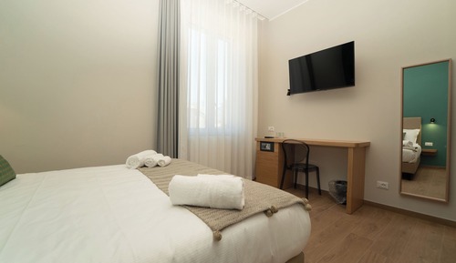 Comfort Room, City View