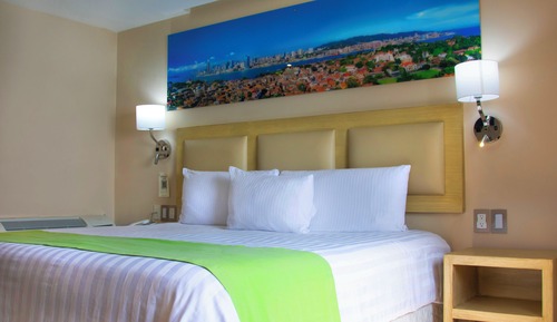 Standard Room, 1 King Bed, Ocean View