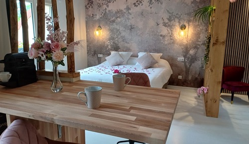 Luxury Suite, 1 King Bed, Hot Tub, Valley View