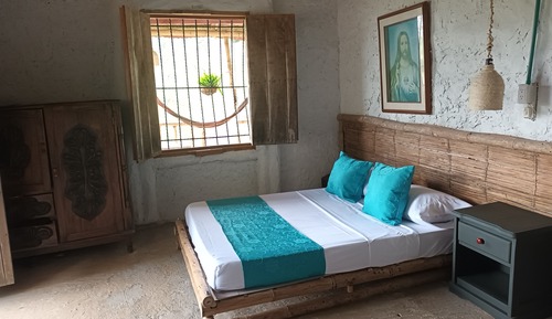 Family Cabin, City View