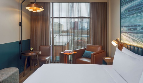 Room, 1 King Bed, Roll-in Shower