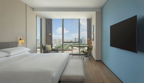 Superior Room, 1 King Bed, Partial Sea View