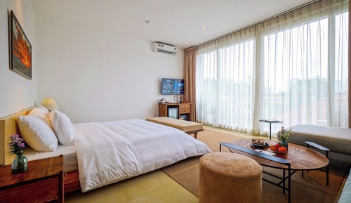 Deluxe Double Room with Bathtub