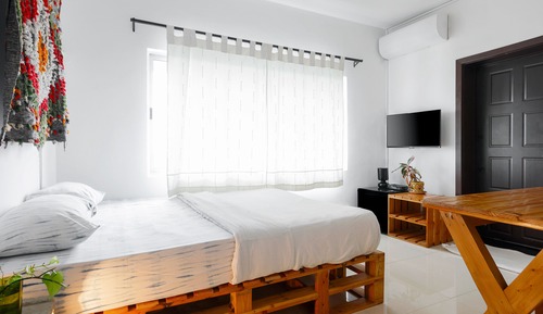 Classic Single Room, City View