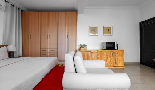 Deluxe Suite, 1 King Bed, Non Smoking, City View