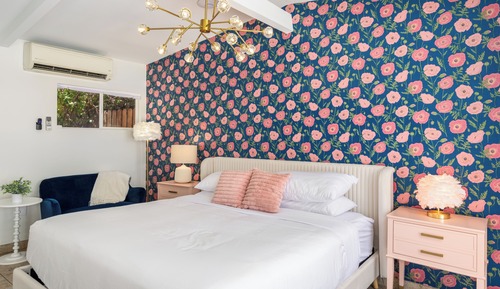 Studio Suite (The Marilyn Suite)