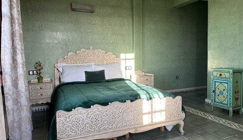 Deluxe Double Room Single Use, Garden View