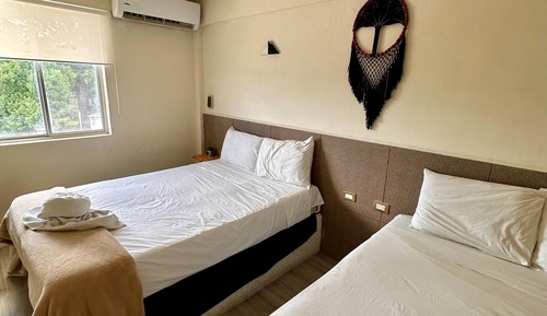 Comfort Room, Balcony