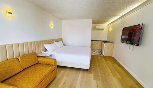 Deluxe King Room with Spa