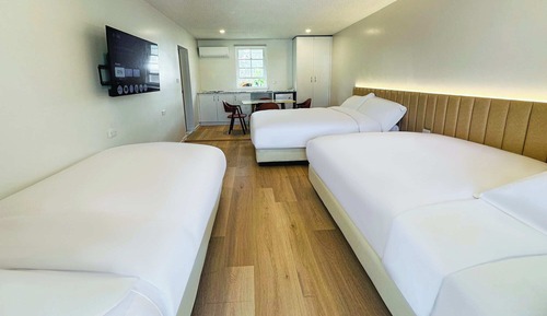 Deluxe Family Room