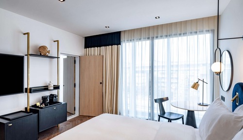 Family Room, 1 King Bed, Connecting Rooms