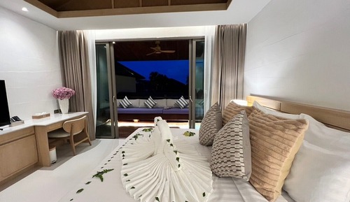Ocean Pool Villa