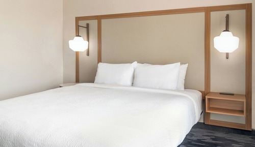 Room, 1 King Bed, Non Smoking (Mobility Accessible, Roll-In Shower)