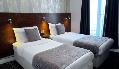 Standard Twin Room
