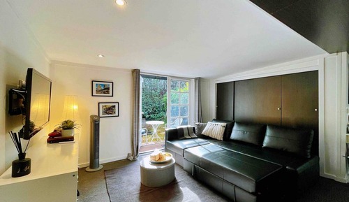 Studio Suite, Patio