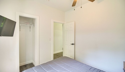 House (2 Bedrooms)