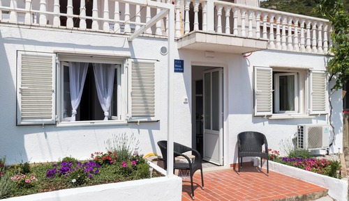 Apartment (One Bedroom Apartment with Terrace an)