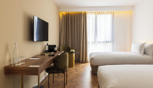 Deluxe Twin Room