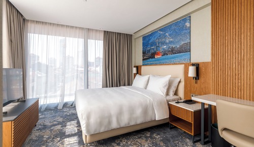 Deluxe Room, City View