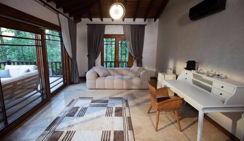 Executive House