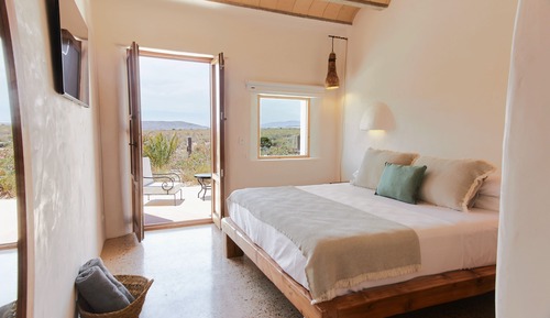 Basic Room, 1 King Bed, Ocean View