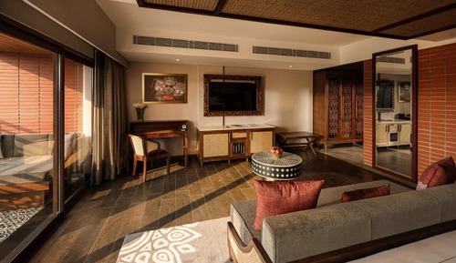 Deluxe Room, 1 King Bed, River View
