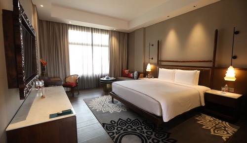 Superior Room, 1 King Bed, Garden View