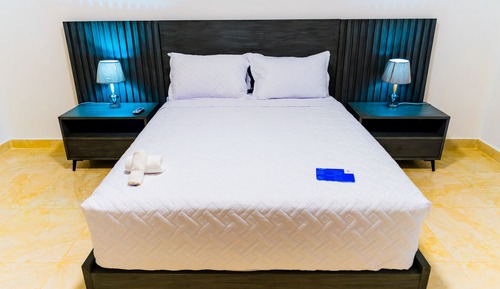 Deluxe Double Room, 1 King Bed, Patio