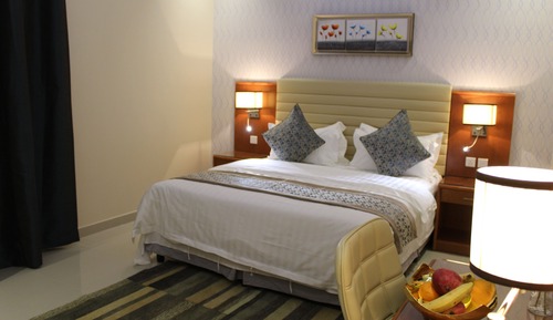 Luxury Apartment, 1 Queen Bed with Sofa bed, Kitchen, City View