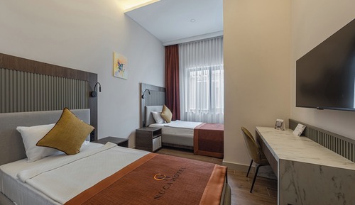 Basic Room, City View