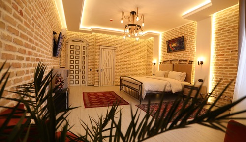 Luxury Suite, City View