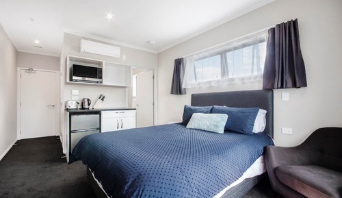Superior Studio Suite, Courtyard View
