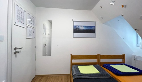 Basic Room, 2 Twin Beds, Non Smoking, Mountain View