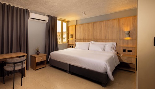 Standard Room, 1 King Bed