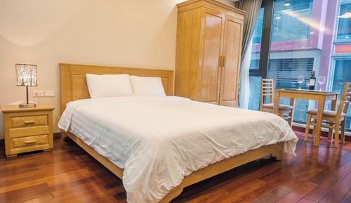 Comfort Studio, 1 King Bed, Ensuite, City View