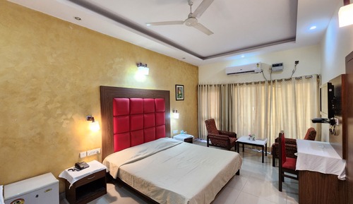 Deluxe Room, 1 King Bed