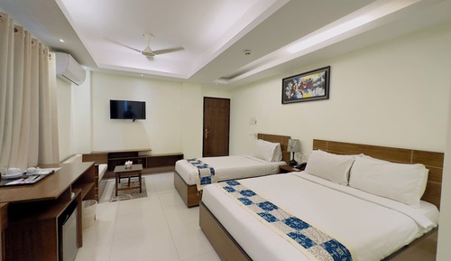Deluxe Triple Room, City View