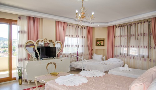 Panoramic Room