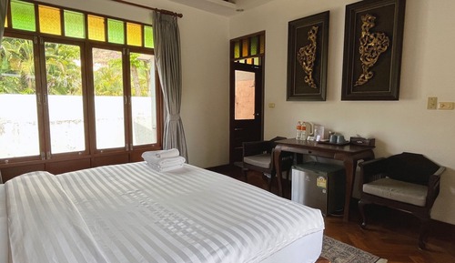 Standard Villa, 1 King Bed, Non Smoking, Pool View