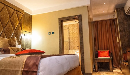 Business Suite, Park View