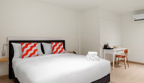 Deluxe Room, No Windows