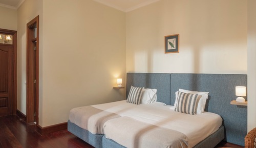 Basic Room, 2 Twin Beds, Balcony, Mountain View