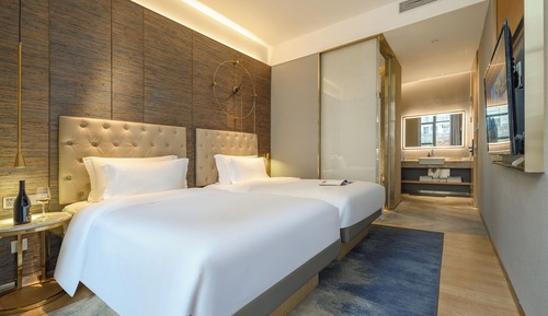 Romantic Twin Room