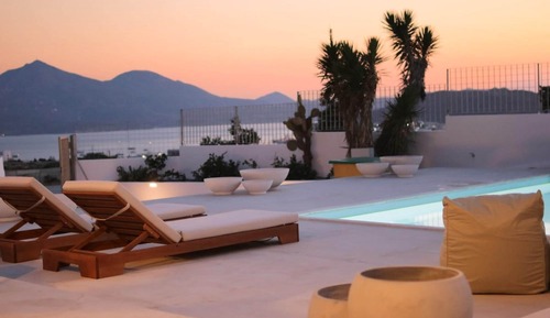 Villa, Smoking