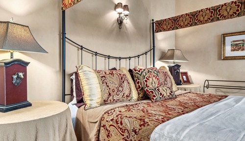 Romantic Studio Suite, 1 King Bed, Mountain View