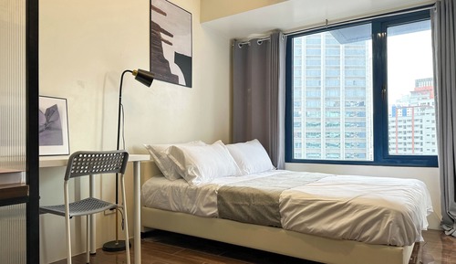 Deluxe Condo, 1 Queen Bed with Sofa bed, City View
