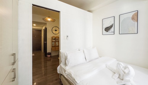 Senior Condo, 1 Bedroom, Refrigerator & Microwave